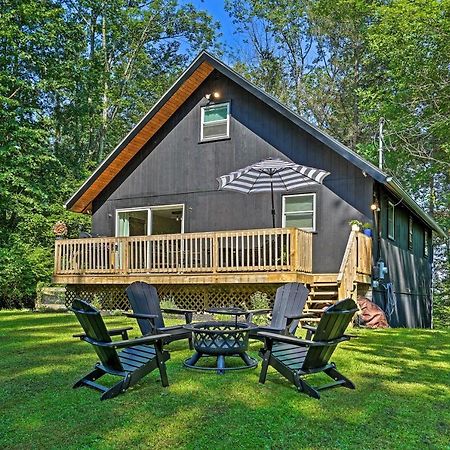 Modern East Stroudsburg Home With Deck And Gas Grill! Экстерьер фото